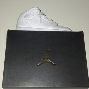 Jordan 1 mid white
